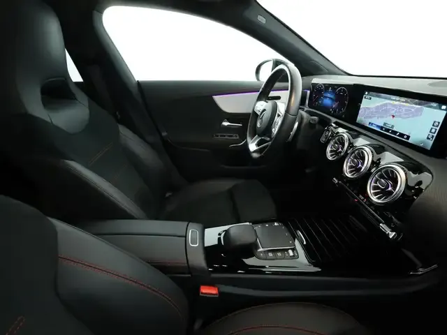 Mercedes-Benz CLA 220