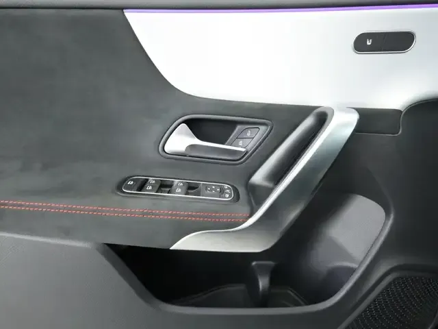 Mercedes-Benz CLA 220