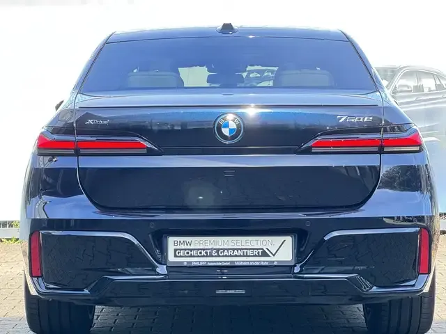 BMW 750
