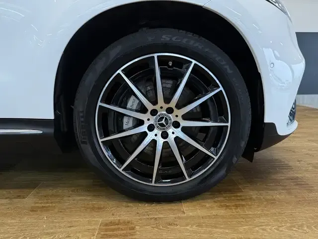 Mercedes-Benz EQC 400