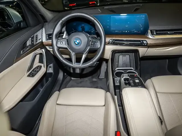 BMW iX1