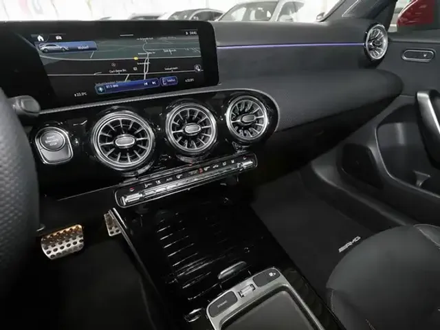 Mercedes-Benz A 250
