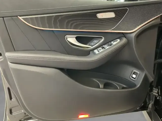 Mercedes-Benz EQC 400