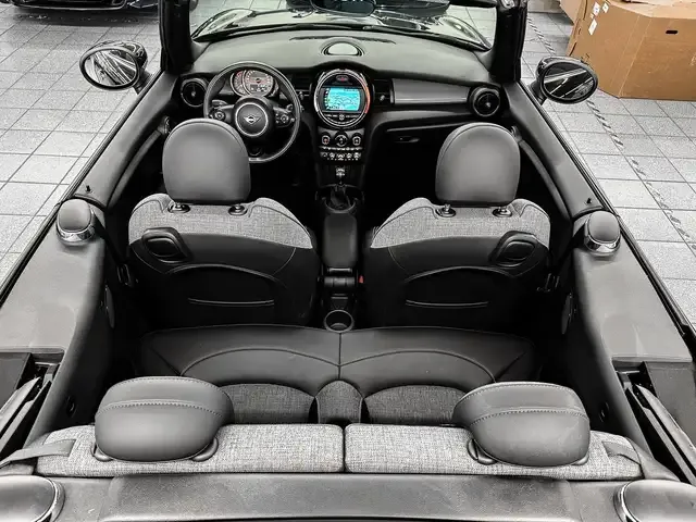 MINI Cooper Cabrio