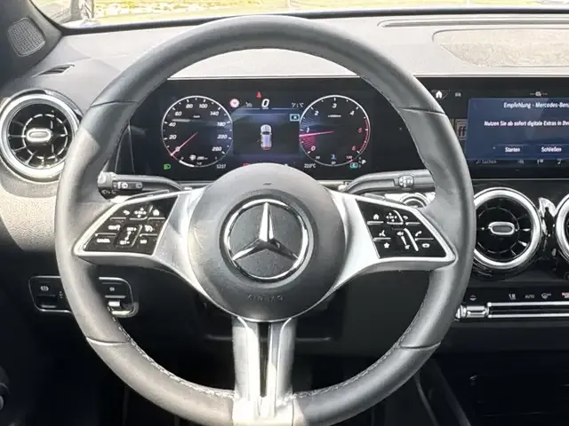 Mercedes-Benz GLB 200