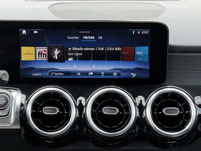 Mercedes-Benz GLB 200