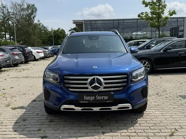 Mercedes-Benz GLB 200