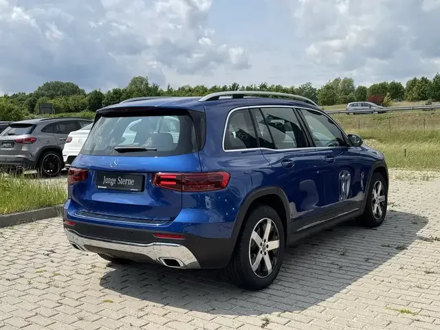 Mercedes-Benz GLB 200