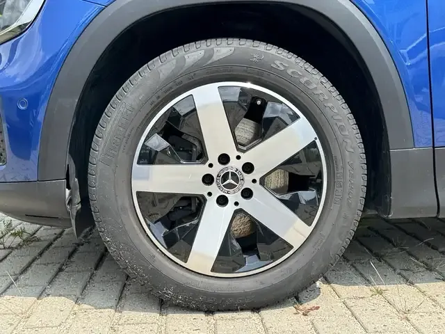 Mercedes-Benz GLB 200
