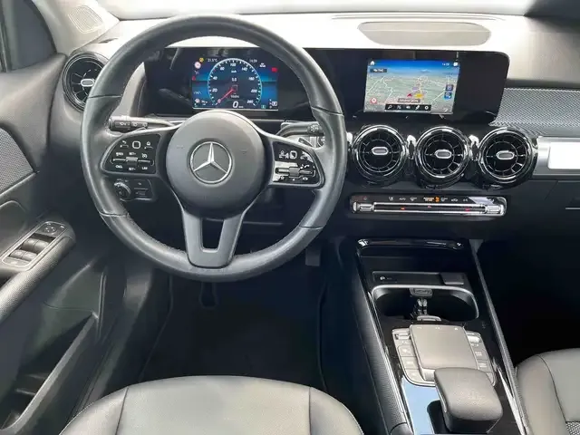 Mercedes-Benz GLB 200