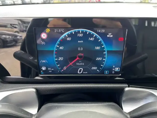 Mercedes-Benz GLB 200