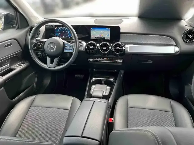 Mercedes-Benz GLB 200