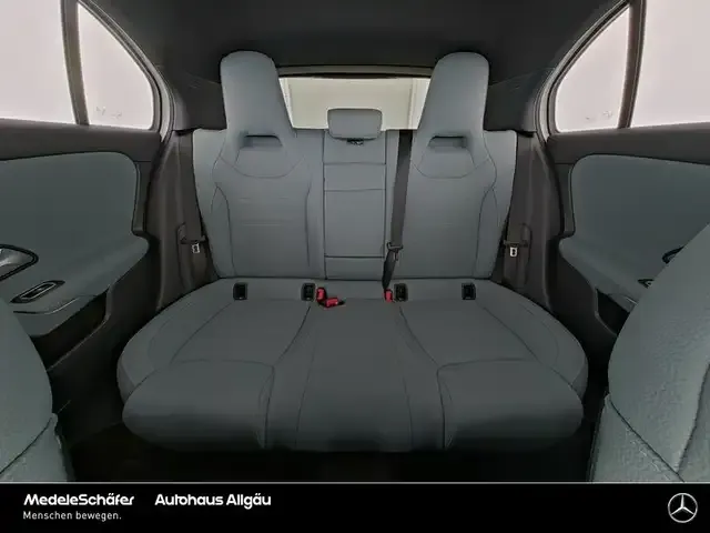 Mercedes-Benz A 220
