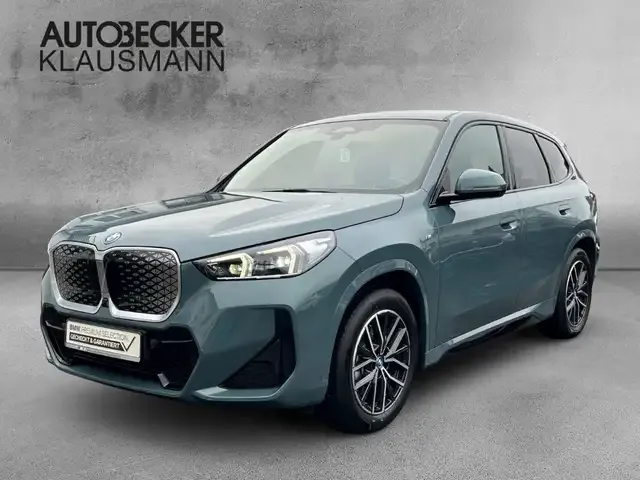 BMW iX1