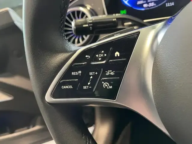 Mercedes-Benz EQE 300