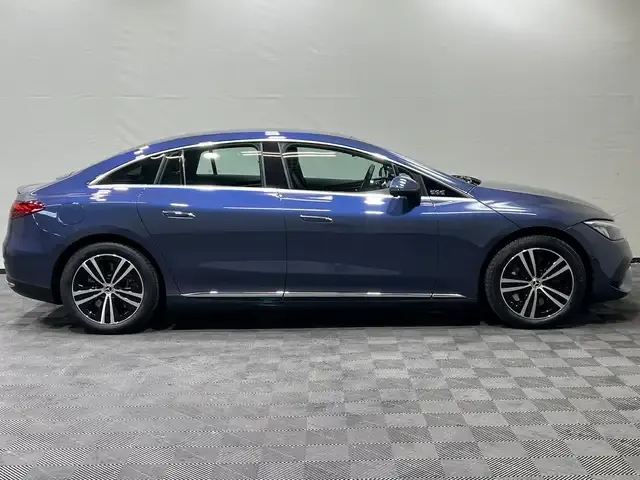 Mercedes-Benz EQE 300