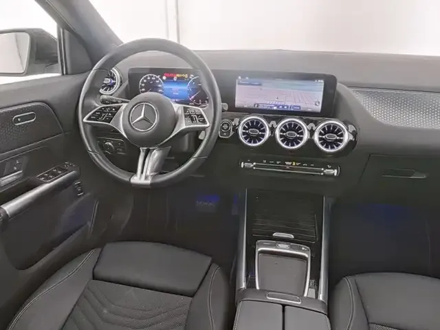 Mercedes-Benz GLA 220