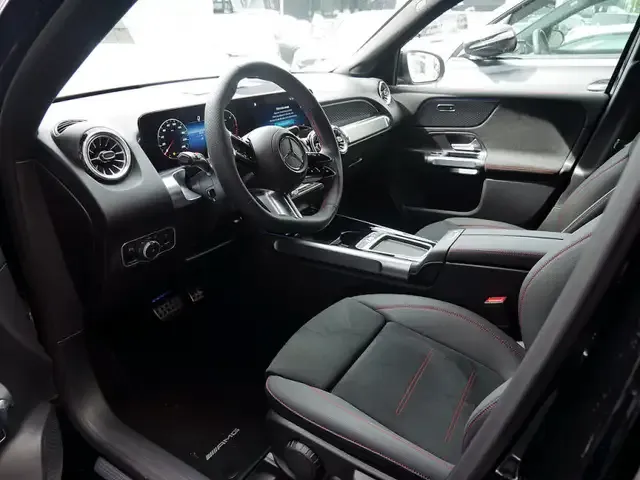 Mercedes-Benz GLB 200