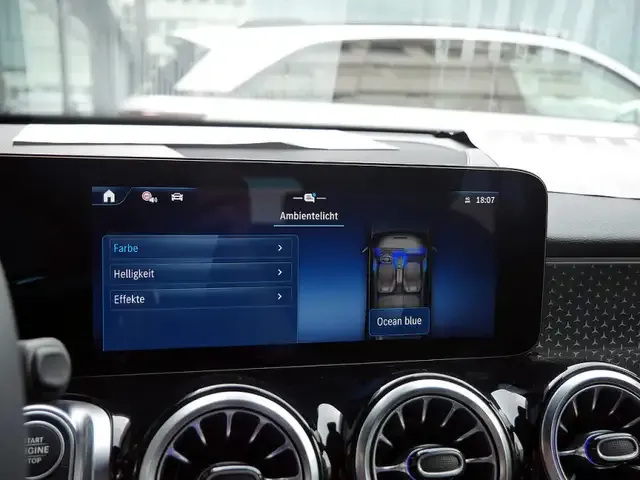 Mercedes-Benz GLB 200