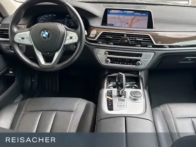 BMW 730