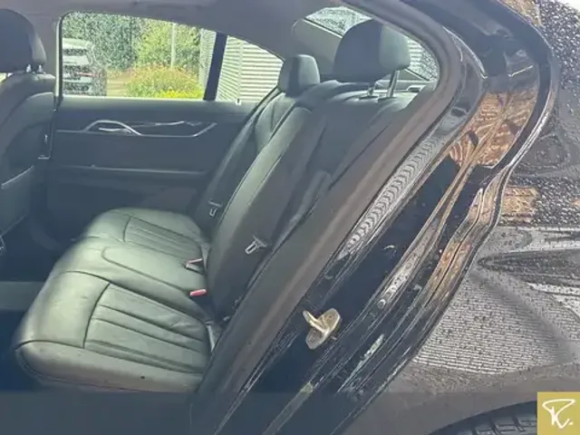 BMW 730