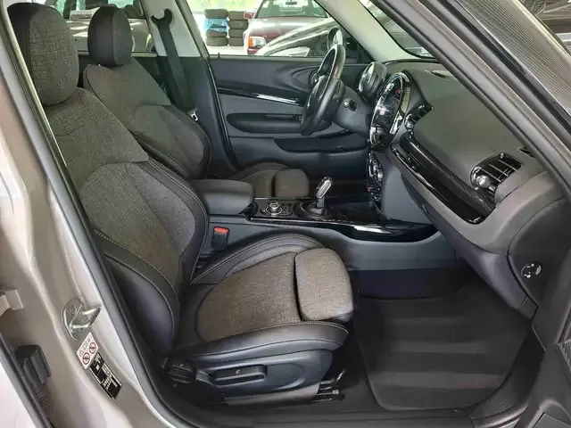 MINI Cooper Clubman