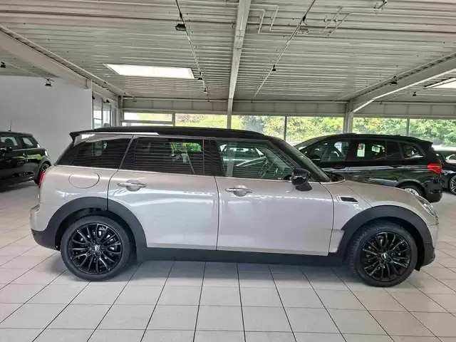 MINI Cooper Clubman