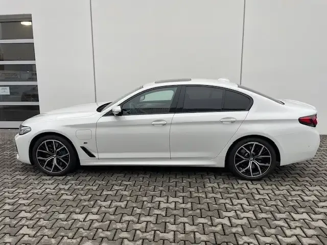 BMW 545