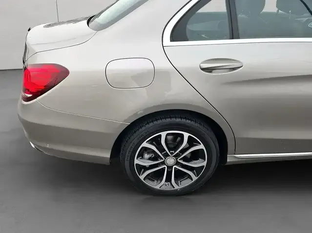 Mercedes-Benz C 400