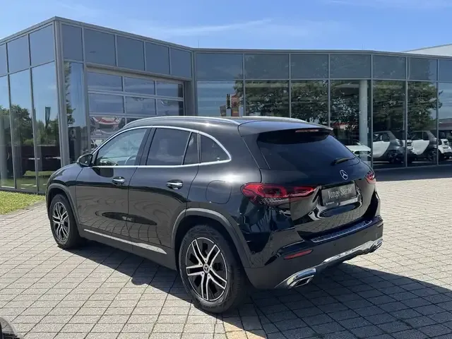 Mercedes-Benz GLA 200
