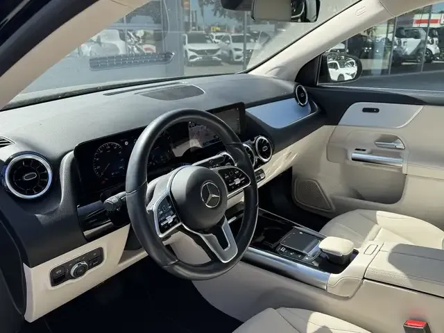Mercedes-Benz GLA 200