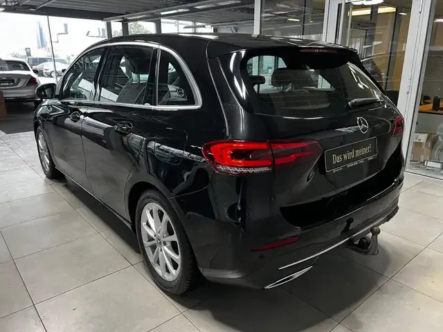 Mercedes-Benz B 200