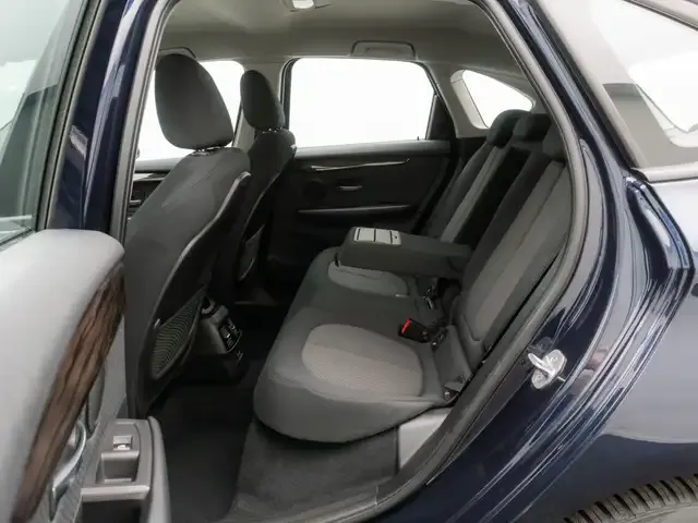 BMW 225
