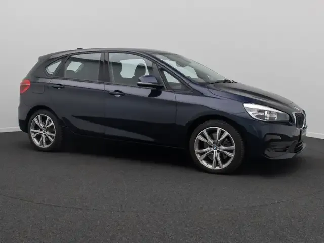 BMW 225