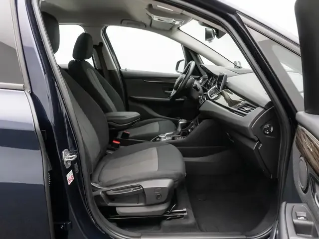 BMW 225