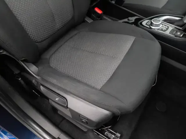 BMW 225