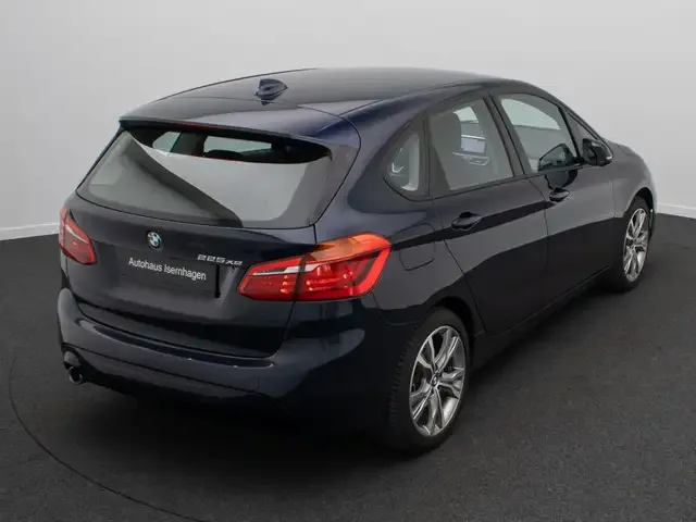 BMW 225