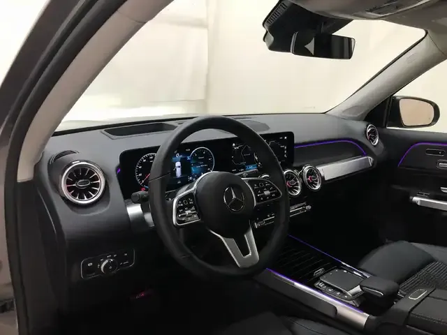 Mercedes-Benz GLB 200