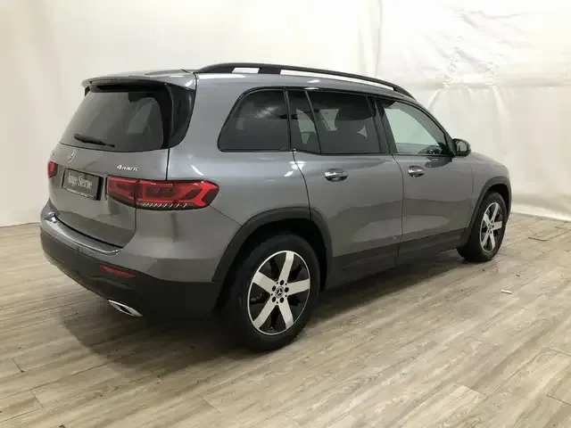 Mercedes-Benz GLB 200