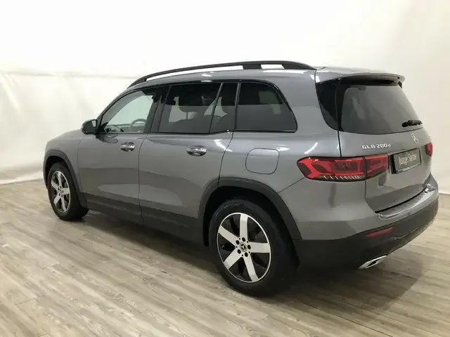 Mercedes-Benz GLB 200