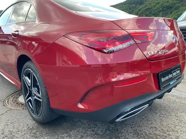 Mercedes-Benz CLA 250