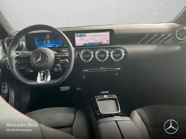 Mercedes-Benz CLA 35 AMG