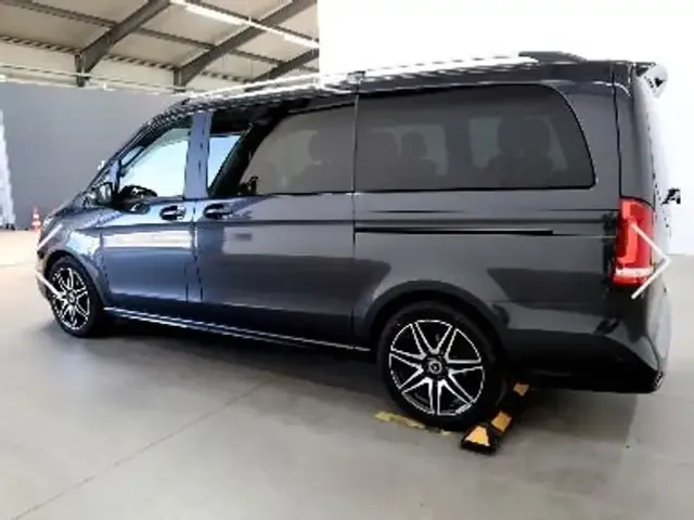 Mercedes-Benz V 250