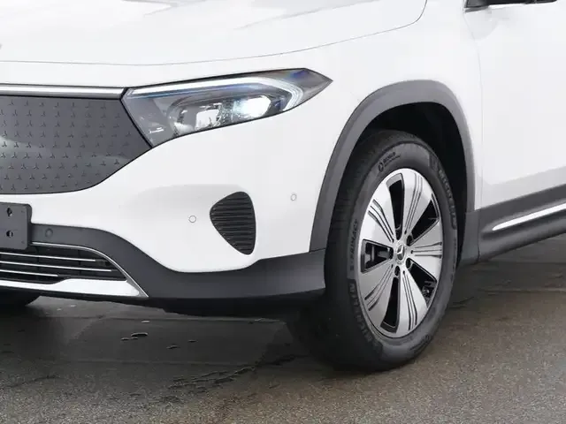 Mercedes-Benz EQB 300