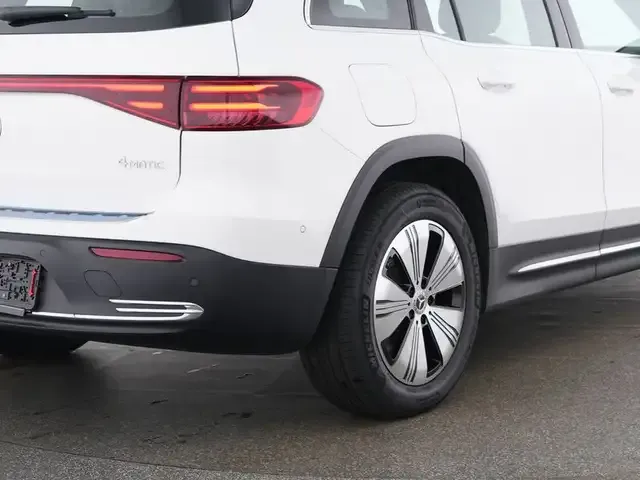 Mercedes-Benz EQB 300