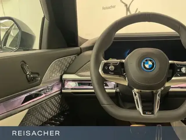 BMW i7