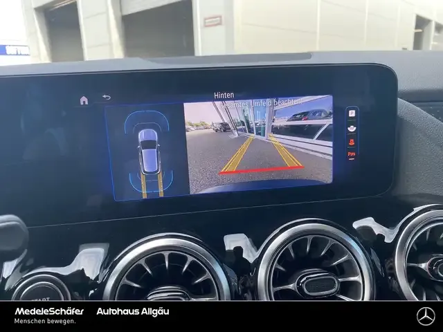 Mercedes-Benz EQA 300