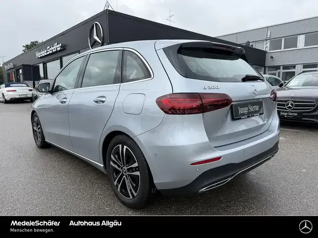 Mercedes-Benz B 200