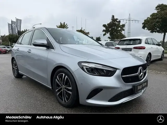 Mercedes-Benz B 200