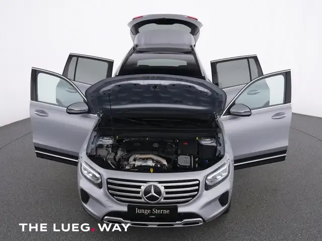 Mercedes-Benz GLB 220